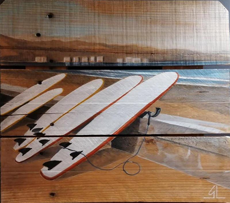 planches de surf peintes sur palettes par Gilles Lavie