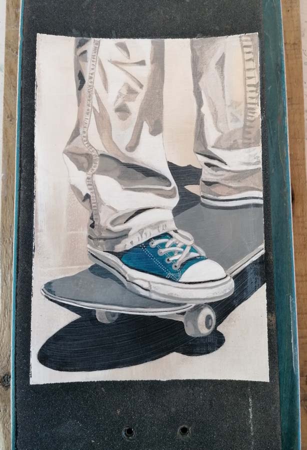 Peinture sur skate par Gilles Lavie, peintre urbain du Pays Basque