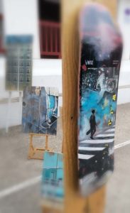 Peinture sur skate par Gilles Lavie, peintre urbain du Pays Basque