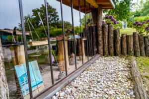 Galerie AK à Arbone: exposition et atelier Gilles Lavie et chambres d'hôtes