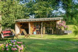 Galerie AK à Arbone: exposition et atelier Gilles Lavie et chambres d'hôtes