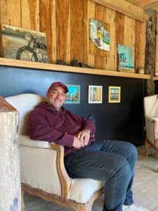 Galerie AK à Arbone: exposition et atelier Gilles Lavie et chambres d'hôtes