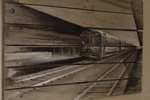 Palette peinte par Gilles Lavie - Train en perspective